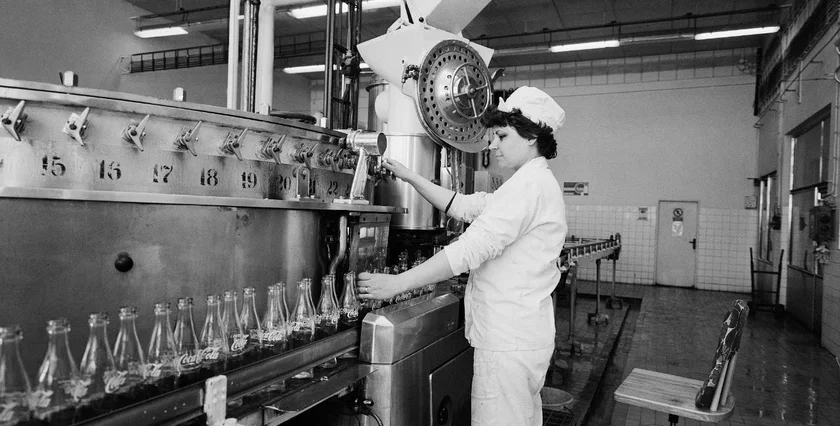 Coca-Cola bottling line in the 1970s. (Photo: Coca-Cola HBC ČR/SR)