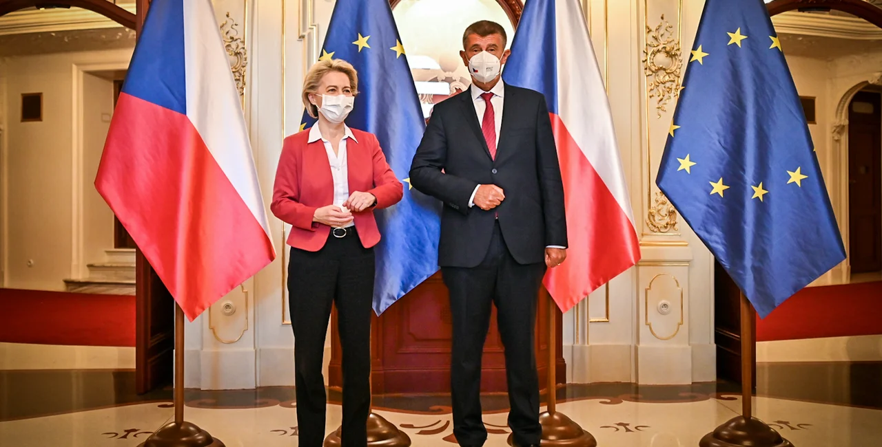 European Council President Ursula von der Leyen with Czech Prime Minister Andrej Babiš. (Photo: Twitter)