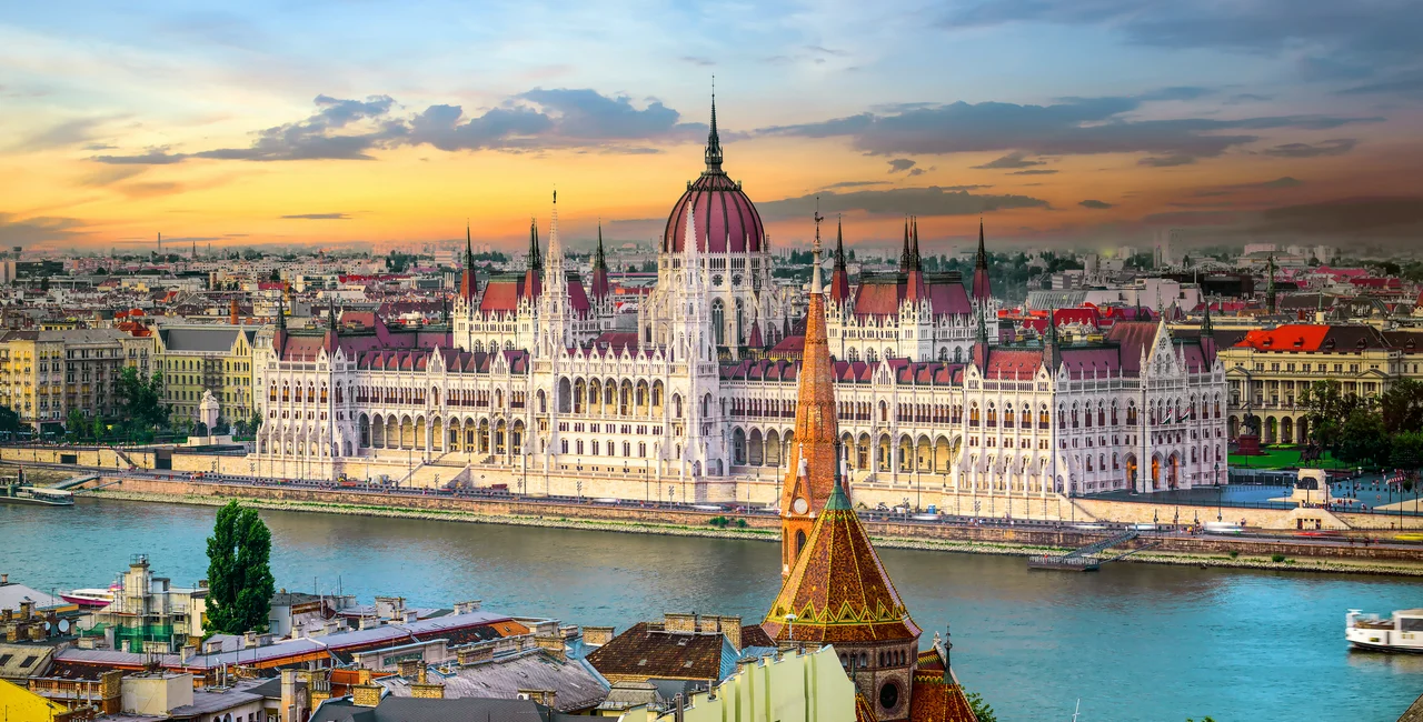 Hungarian parliament building in Budapest. Photo: iStock / Givaga