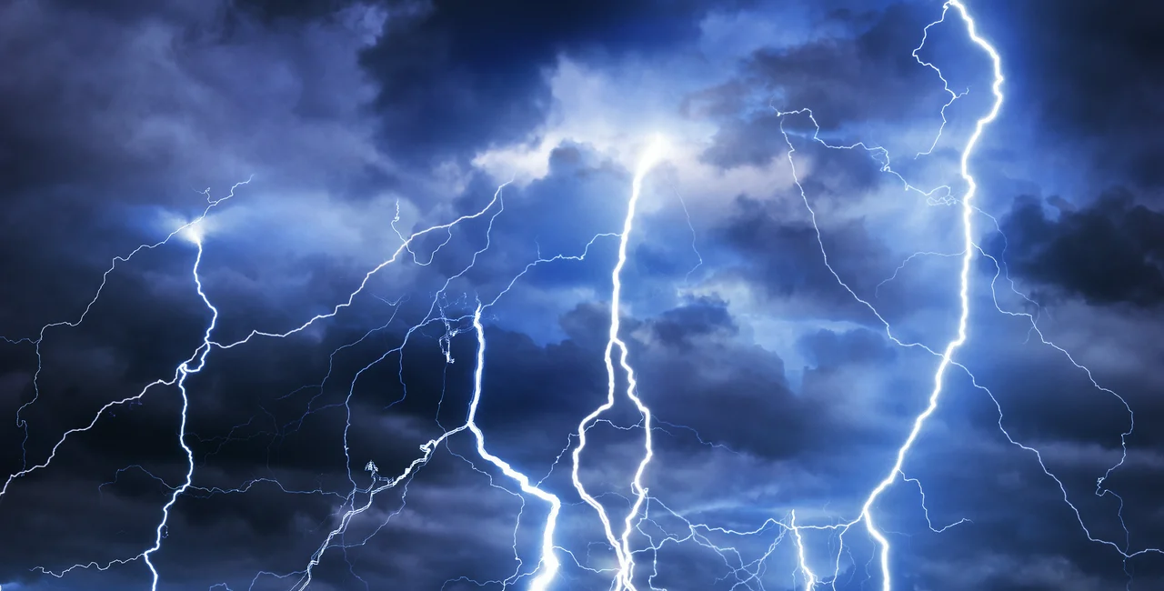 Lightning during a summer storm. Photo: iStock / Slavica