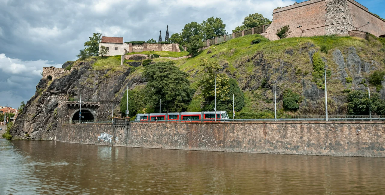 Prague's Vyšehrad Tunnel to close for three weeks, but you can use a free boat or bike instead 