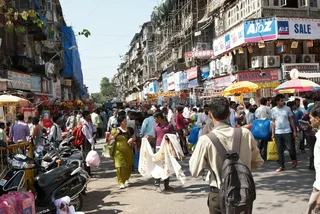 Crowded Market in Mumbai / iStock photo 