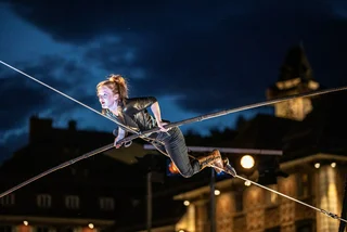Four French groups bring latest new circus shows to Prague’s Letní Letná theater festival