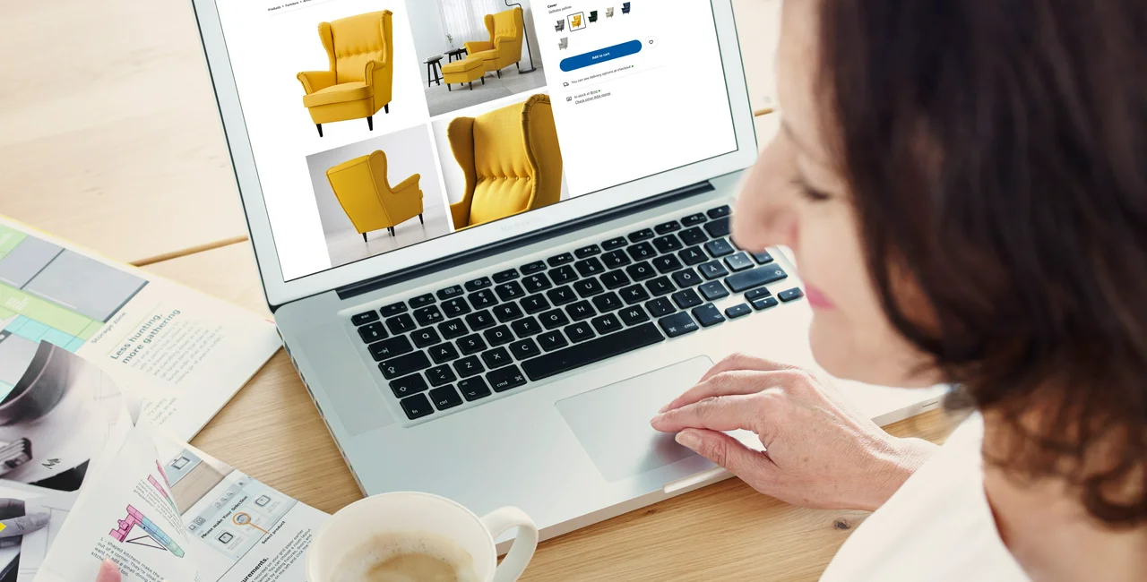 crop for lead WOMAN IKEA 1 yellow chair