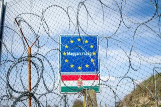Border fence between Rastina (Serbia) and Bacsszentgyorgy (Hungary) / iStock photo: BalkansCat