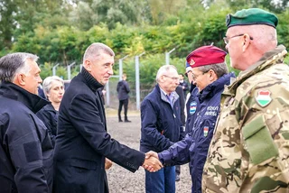 Viktor Orbán and Andrej Babiš visit Hungary's border fence / photo via Twitter, Andrej Babiš