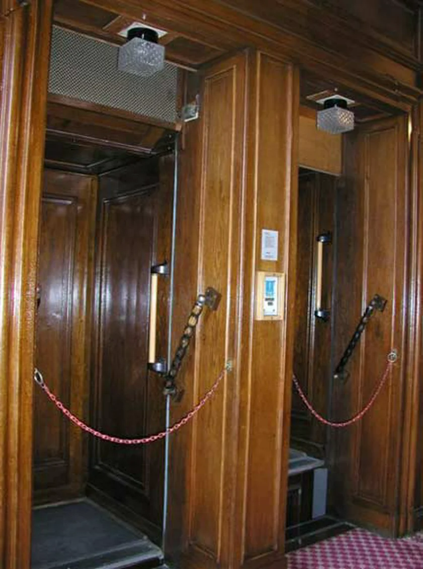 The out-of-order lifts will be repaired by the Ministry of Industry and Trade / photo via paternoster.archii.cz