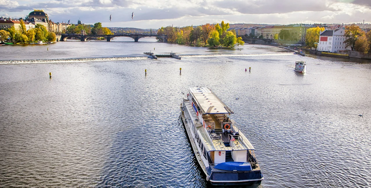Boat on Prague's Vltava river. Photo: iStock / Alan_Tow