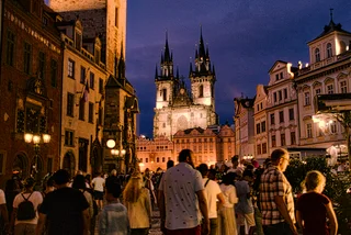 Prague 1 drafts ban on drinking alcohol in public spaces at night