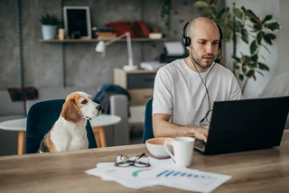 "With a little help from my friends": working from home became a new norm during the pandemic / photo iStock @South_agency