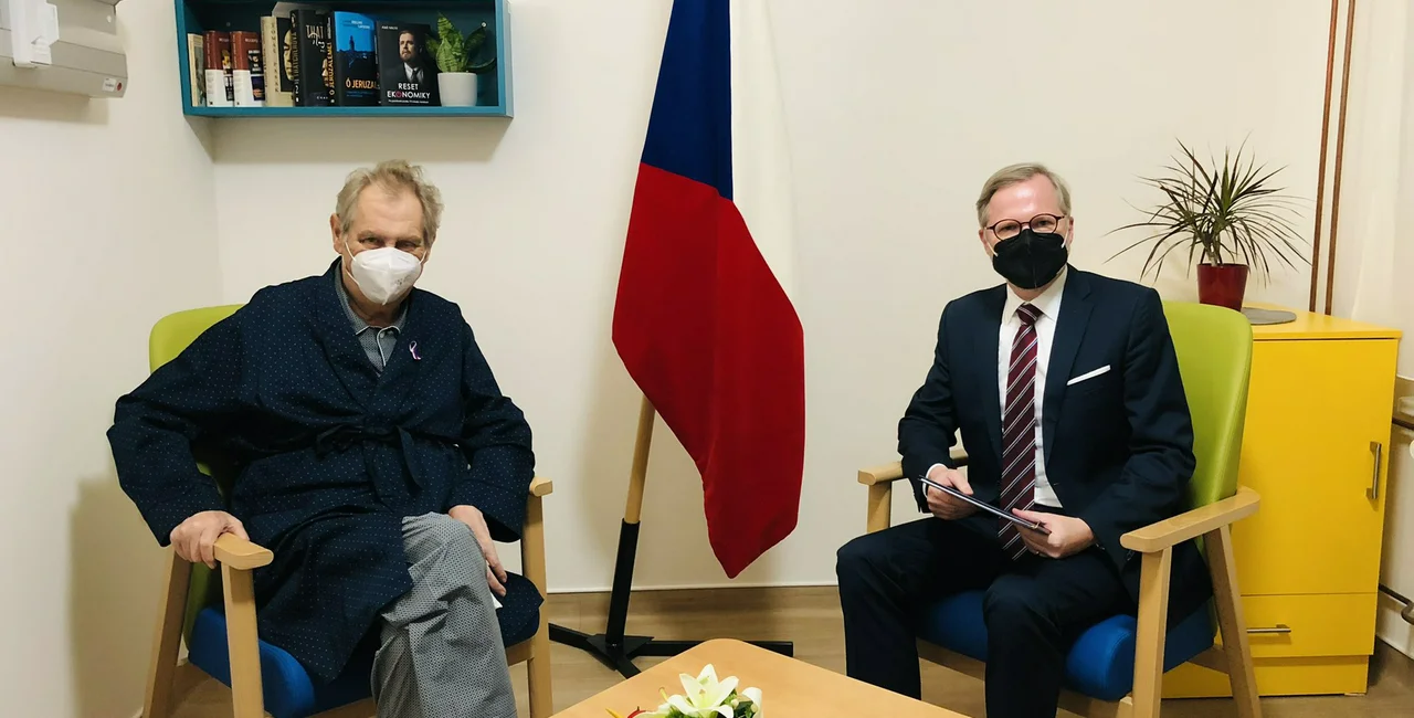 Incoming Prime Minister Petr Fiala met with President Zeman in Prague's Central Military Hospital / photo via Twitter, Jiří Ovčáček