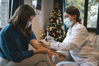 Prague launches Christmas vaccination campaign, new Covid-19 cases hit weekend record