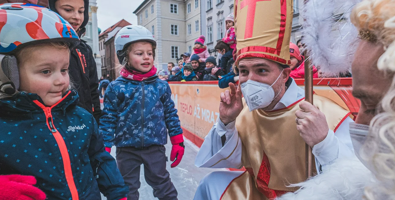 Prague Mayor Zdeněk Hřib dressed up as St. Nicholas to open a Prague ice rink / photo via Facebook, Zdeněk Hřib, primátor Prahy