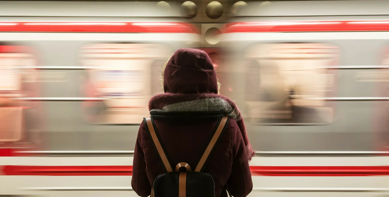 Woman waiting for the Prague metro. Photo: Pexels / Fabrizio Verrecchia