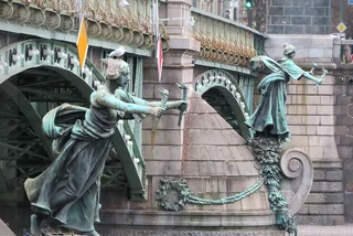 Prague to restore original fire and water effects to steel Art Nouveau bridge
