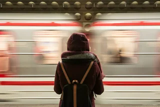 Woman waiting for the Prague metro. Photo: Pexels / Fabrizio Verrecchia