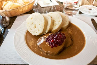 Pub-fare price hike eats into Czech lunch budgets