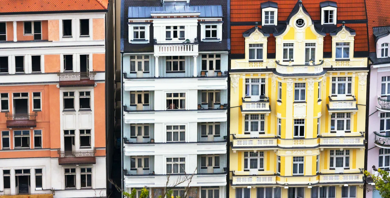 Buying or renting an apartment is becoming more expensive / photo via iStock @imamember