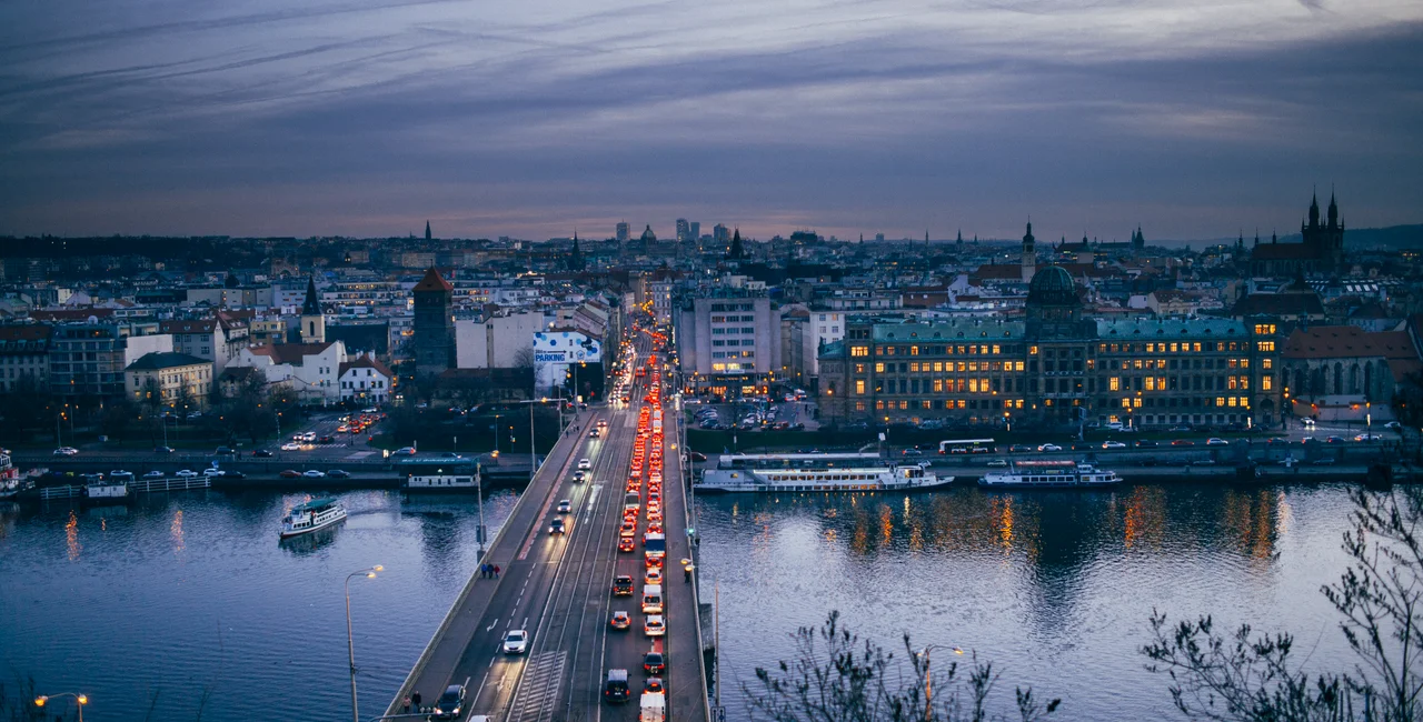 Praguers named car traffic the biggest problem facing the city / photo iStock @fotografixx