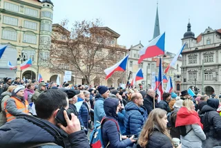 Protests in Malostranské náměstí today / photo via Twitter, Tomáš Vandas