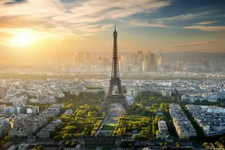 Sunrise in Paris. Photo: iStock / Givaga