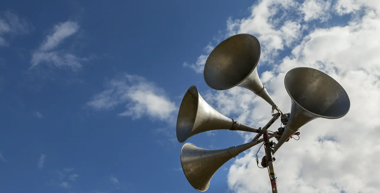 LISTEN: Do you know the 3 emergency siren sounds you'll hear in Czechia?