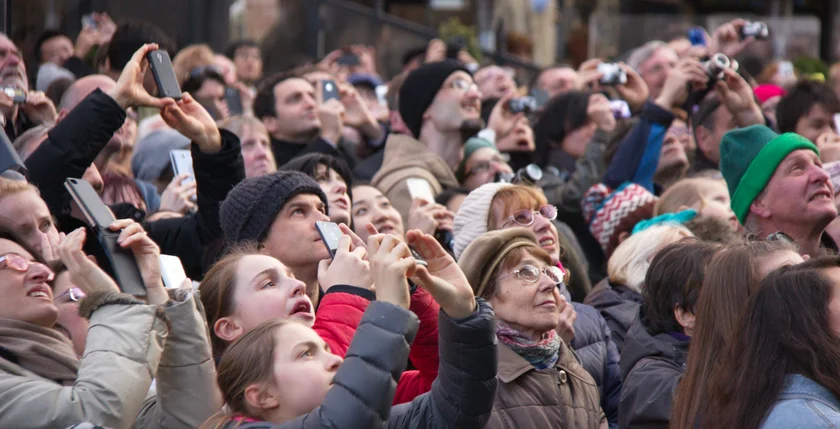 Crowd of tourists at Prague's Astronomical Clock before the pandemic. Photo: iStock, MWayOut