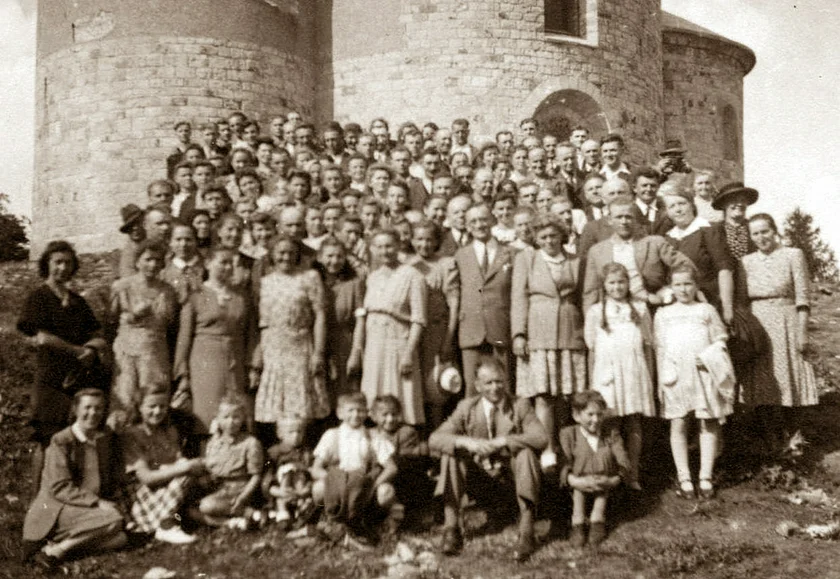 Volhynian Czechs at Říp, Central Bohemia, in 1947. Photo: Wikimedia commons,  public domain.