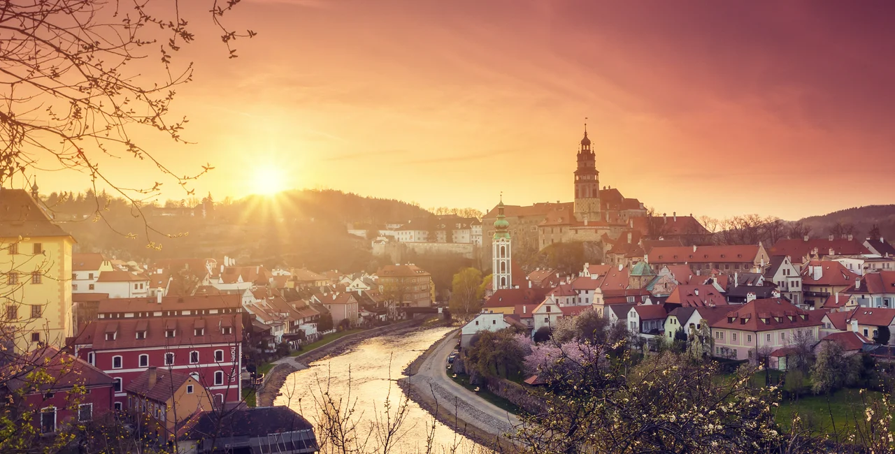 Sunrise in Český Krumlov. Photo: iStock / mammuth