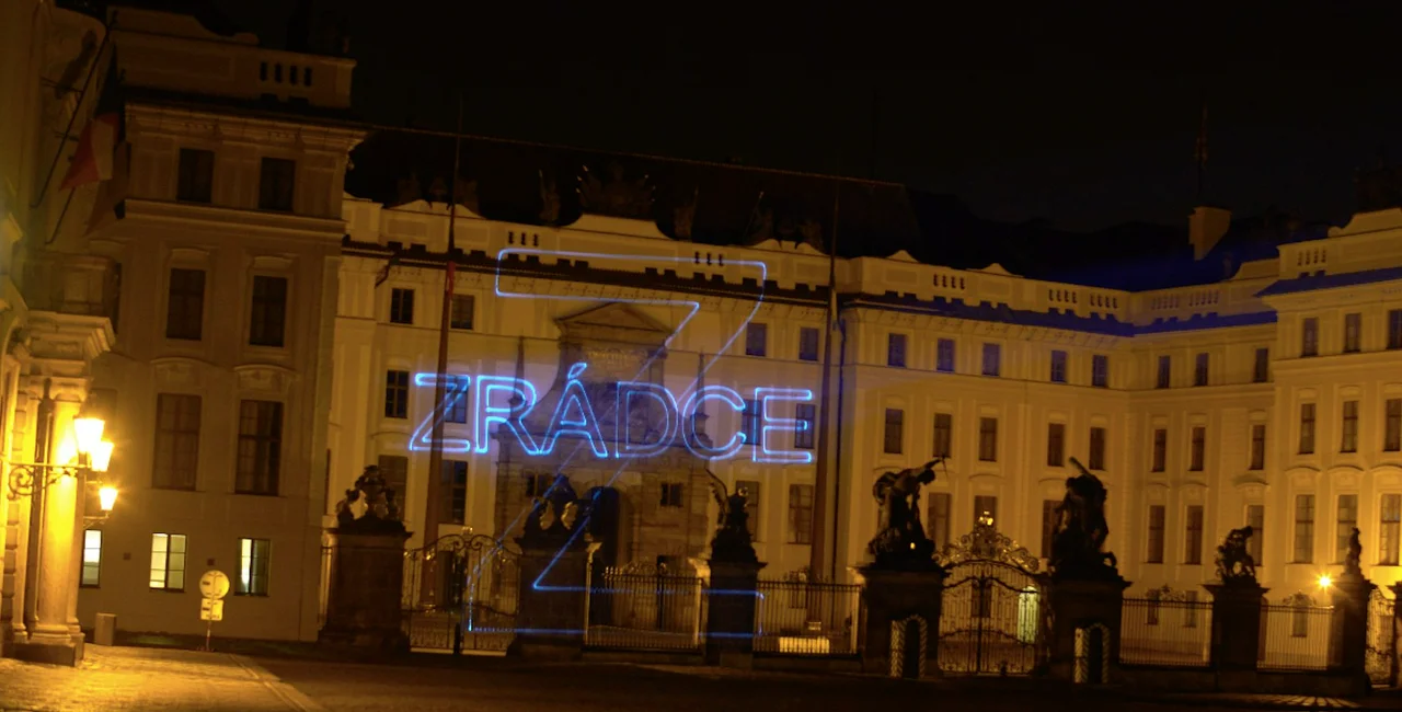 "Zrádce", Czech for "Traitor", projected onto Prague Castle last night / photo via Twitter, V Odboj