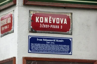 Explanatory plaque on Koněvova Street. Photo: Raymond Johnston