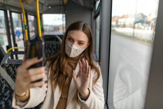 Poll: Will you still wear a respirator on Czech public transport?