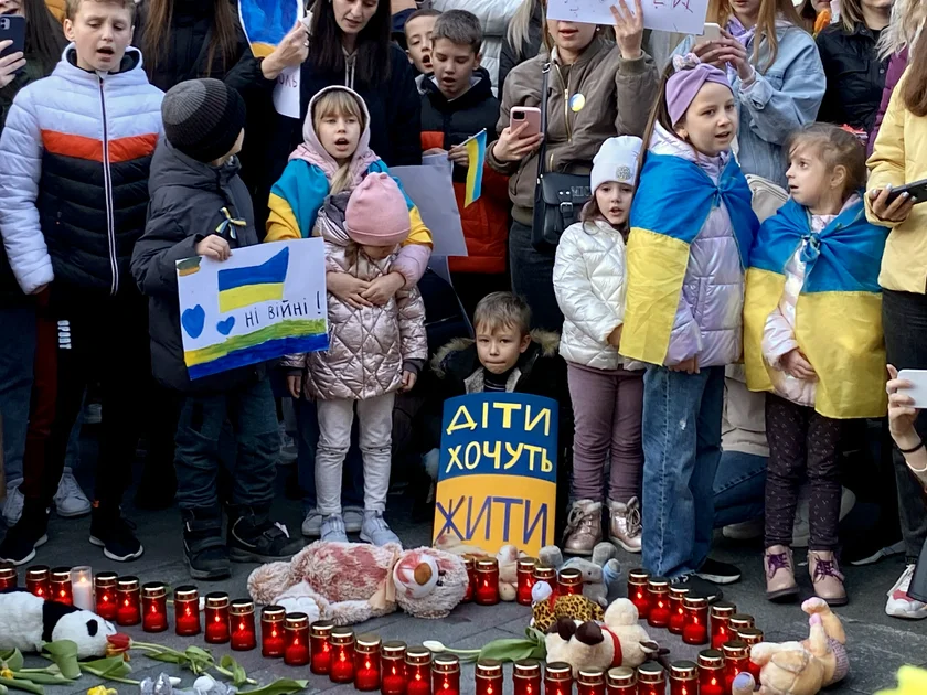 Rally at Wenceslas square commemorates child victims of war. Photo: Expats.cz
