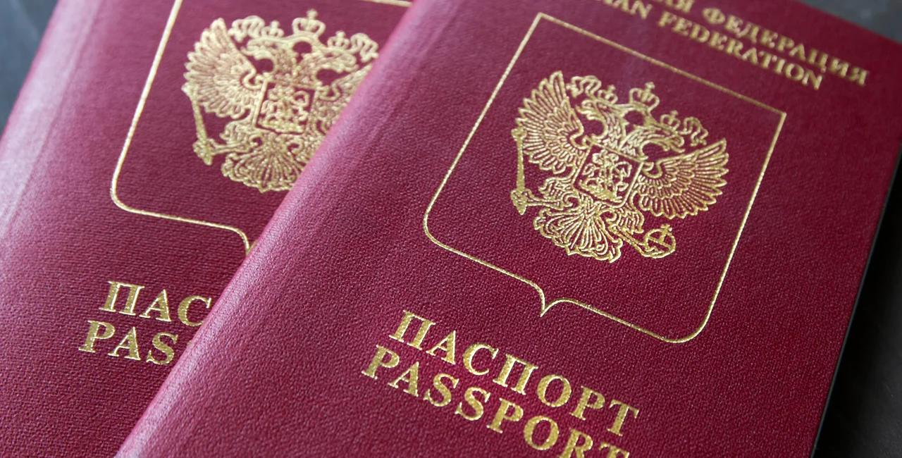 Russian passport. Photo: iStock, Дмитрий Ларичев