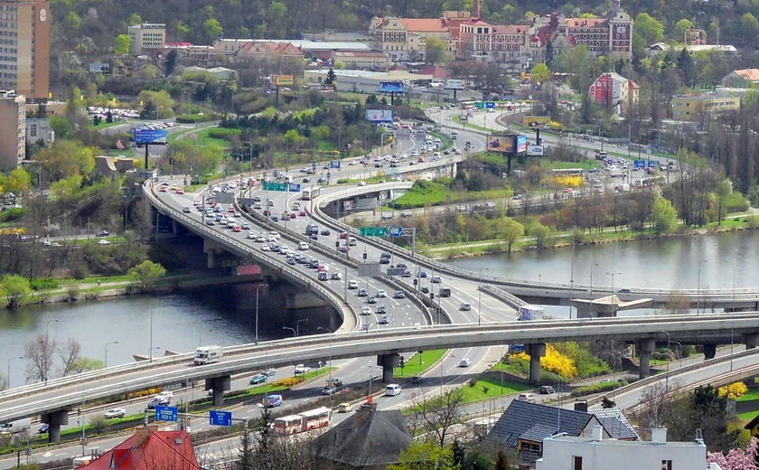 Barrandov Bridge. Photo: Wikimedia commons, Karelpipin, CC BY-SA 4.0.
