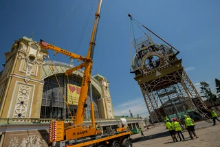 Clock tower removed from Prague's Industrial Palace for restoration