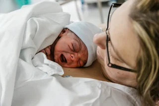 Is childbirth changing for the better in Czechia? Slowly, says a new report