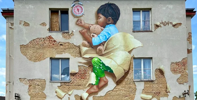 Mural in Plzeň. Photo via Twitter @Chemisgraffitti