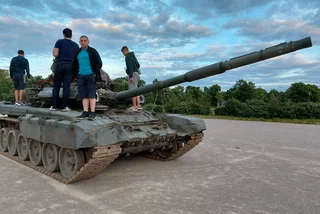 Czech morning headlines: Russian tanks on display in Prague's Letná park