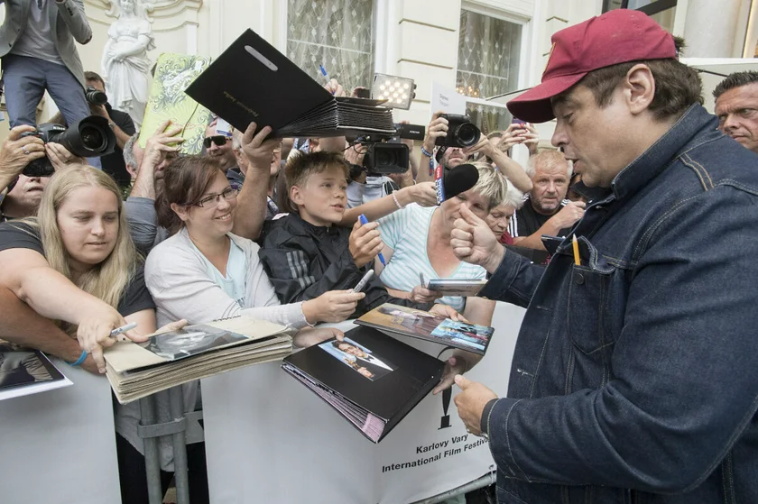 Benicio del Toro arrives at the Karlovy Vary International Film Festival. Photo: KVIFF