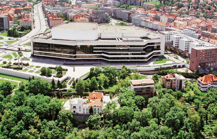 NEWTON July 2022 31. The building of the Prague Congress Centre_Budova Kongresoveho centra Praha (13,7 MB)