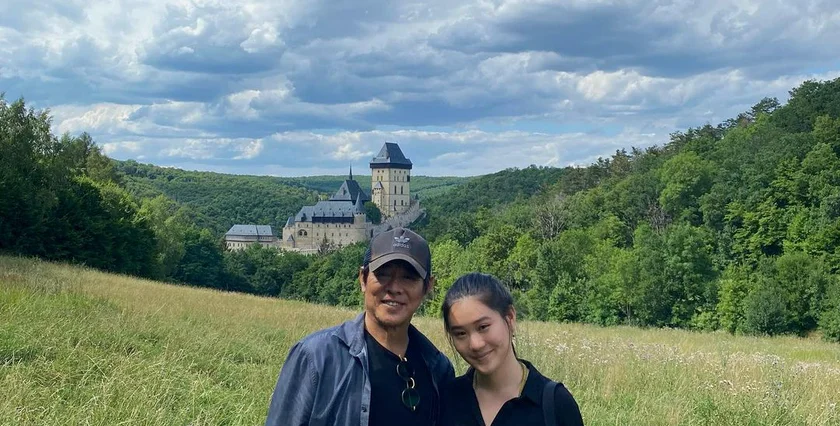 Action legend Jet Li posted a photo of himself and Jada at Karlštejn Castle, just south of Prague. He was in the Czech Republic to attend a retreat led by a Buddhist monk / Photo via Instagram @jetli