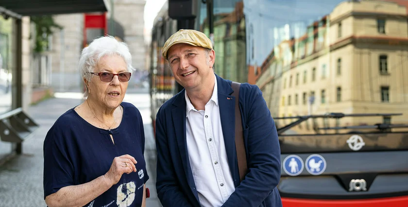 The new voice of Prague public transport Jan Vondráček with the ‘old’ voice, Dagmar Hazdrová. Vondráček will replace Hazdrová after 30 years. Photo: Praha.eu