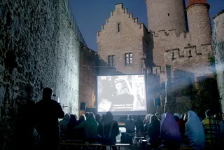 Czech culture this week: Film noir at a castle and wine in the garden