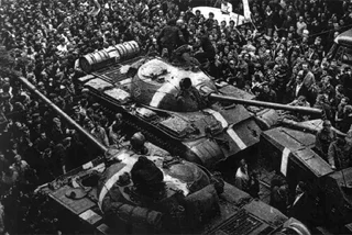 Tanks stopped by crowd at the start of the invasion. Photo: Wikimedia commons, CC BY-SA 3.0.