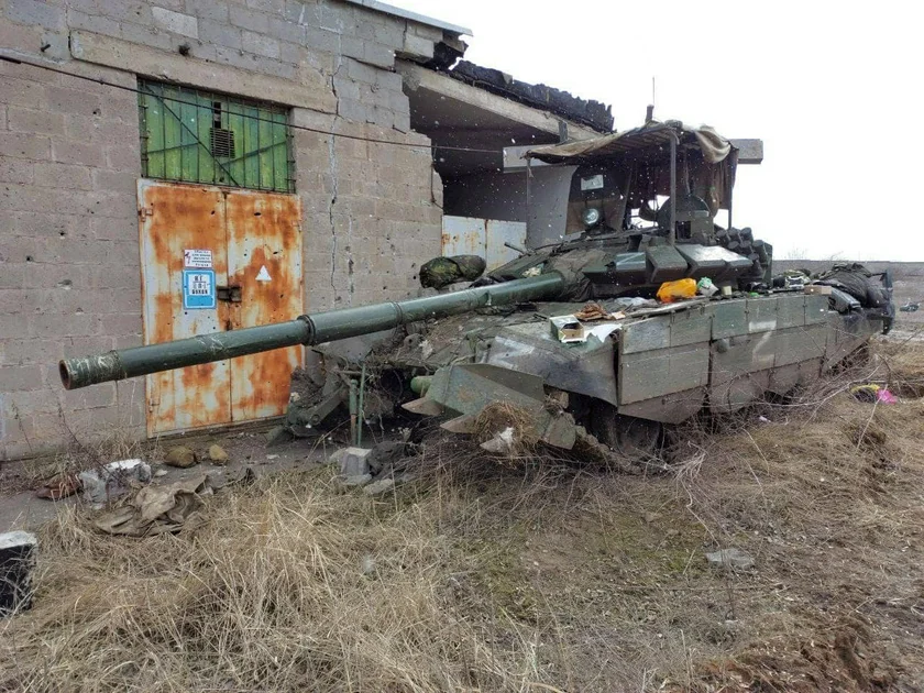 Destroyed tank in Ukraine with painted Z markings.  Photo: Wikimedia commons, Govt. of Ukraine.