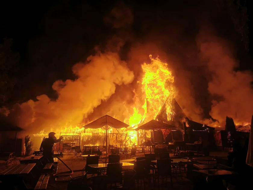 Historic restaurant burned down in Jablonec on Wednesday morning, Aug. 17. Photo via Twitter @HZS_LK