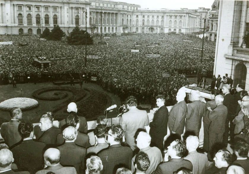 Romanian Prime Secretary Nicolae Ceauşescu gives a speech critical of the invasion. Photo: Romanian National Archives