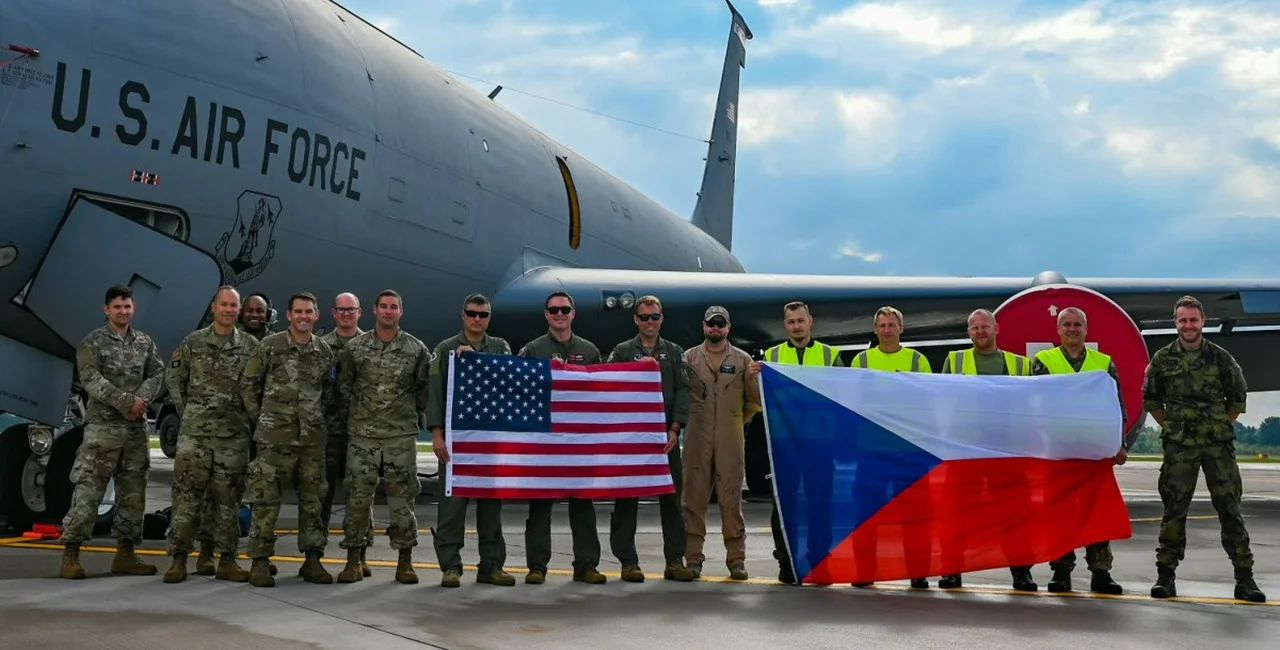 Image showing Czech and American cooperation. Photo: U.S. Embassy in Praague.