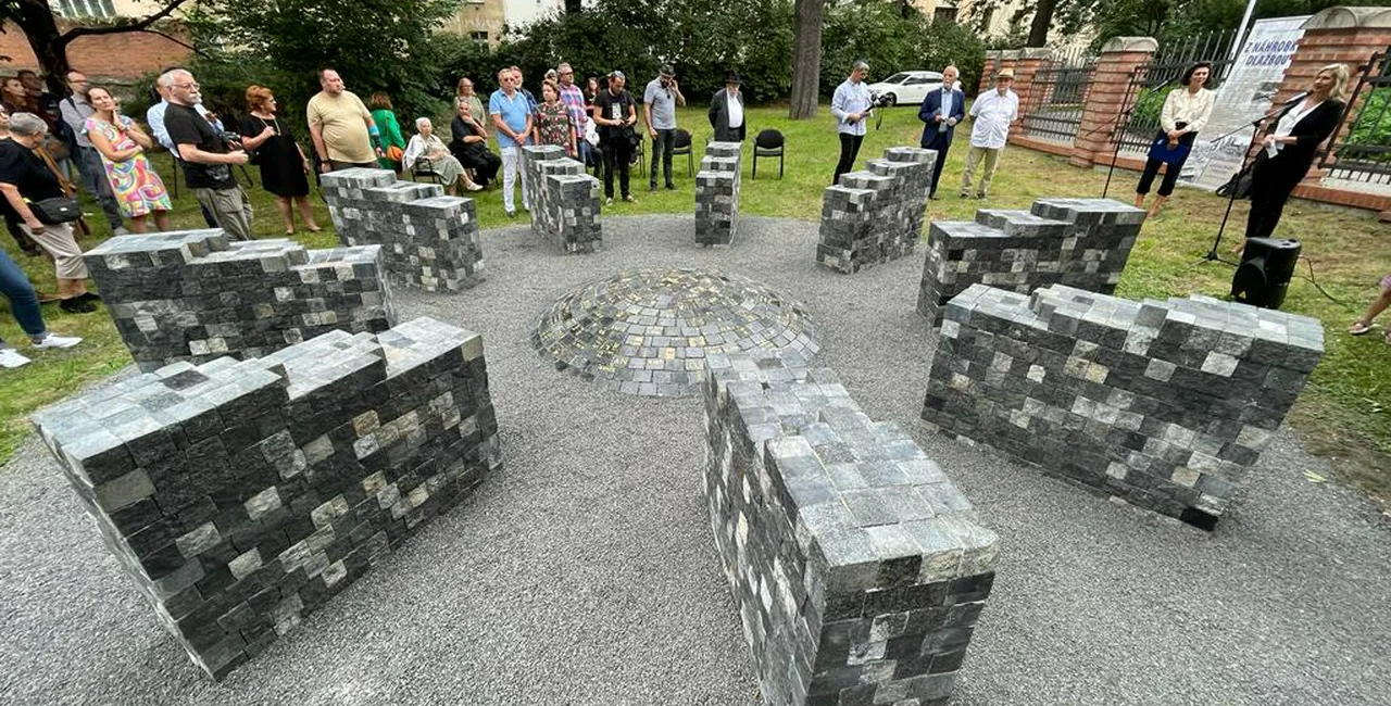 Return of the Stones memorial in the Old Jewish Cemetery in Žižkov. Photo: Facebook, Praha 3.